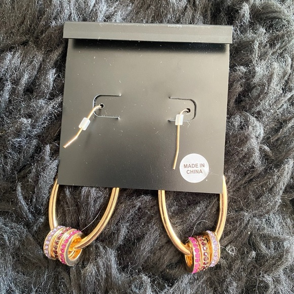 VINCE CAMUTO Gold Tone Drop Ring With Rainbow Hook Dangle Earrings NWT - Picture 8 of 8